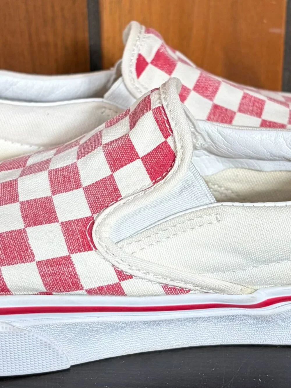 Vans Classic Slip-On Sneakers Checkerboard White and Red Womens Sz 9 - Picture 4 of 8
